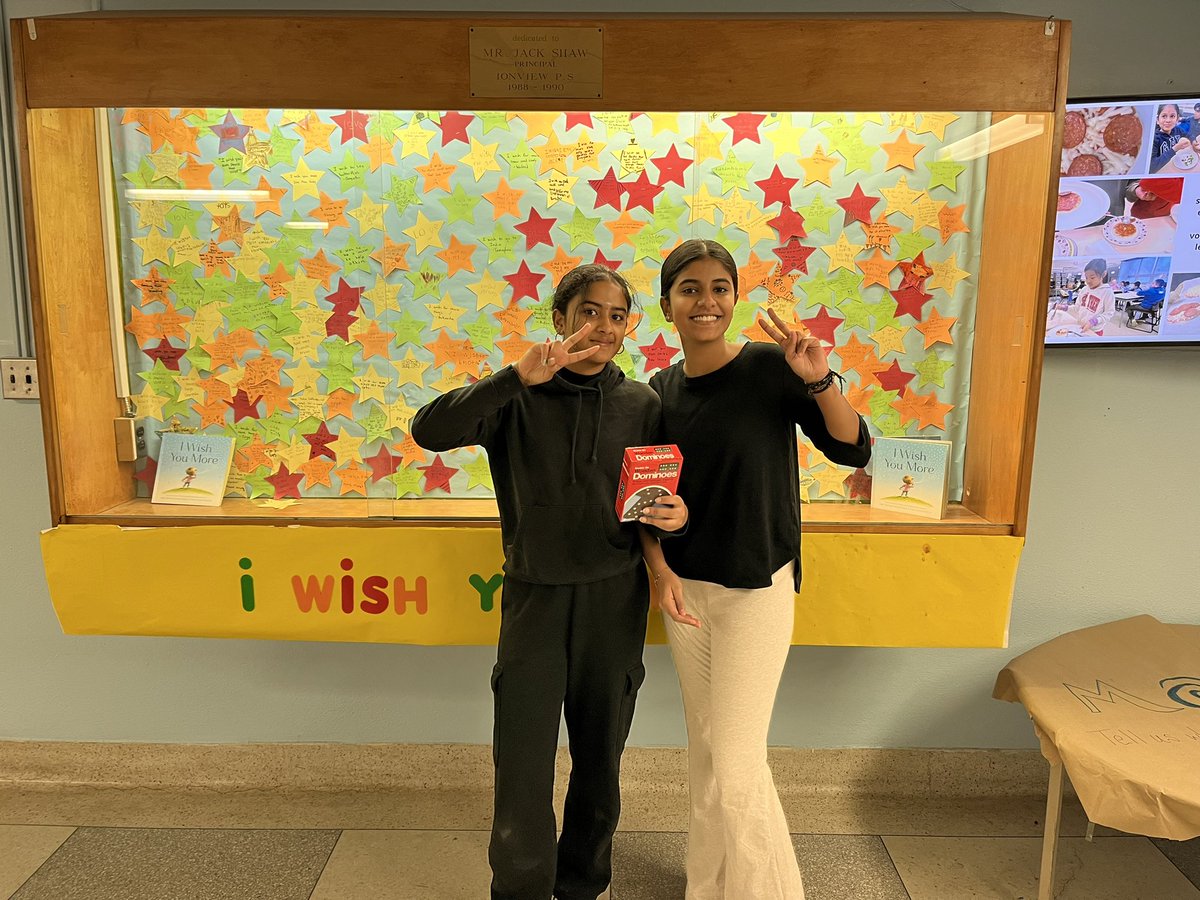 Harrismusic4's tweet image. Congrats to Rm. 18 @MsIrums students for knowing that Ikeila Wright made a famous roasted corn soup at the first Toronto based Vegan restaurant, One Love, on Bathurst.