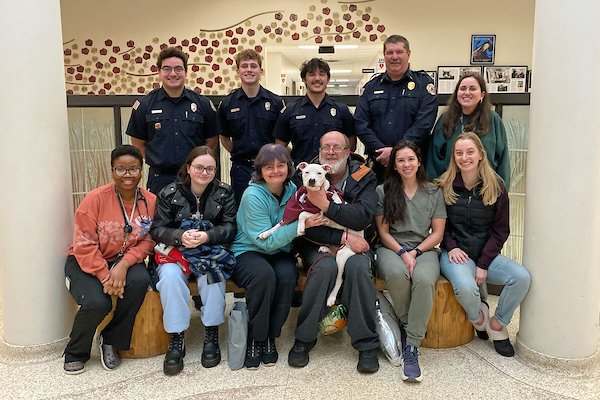WSUvetmed's tweet image. A puppy rescued from a house fire last week is back with its family and expected to make a full recovery after days fighting to live on a ventilator at #WSUVetMed.  

news.wsu.edu/news/2025/02/2…