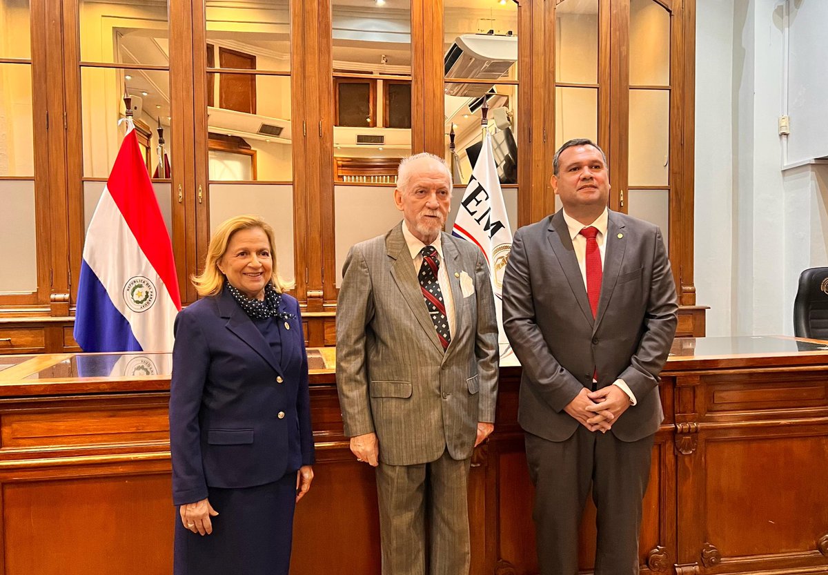 Alicia Pucheta (@aliciapuchetapy) on Twitter photo JEM PERÍODO 2025 - 2026 |🇵🇾⚖
🗣Con el voto unánime del pleno, fue electo como presidente del Jurado de Enjuiciamiento de Magistrados el Prof. Dr. César Antonio Garay Zucolillo.
➡️Dra. <a href="/aliciapuchetapy/">Alicia Pucheta</a>, vicepresidenta 1°
➡️Senador <a href="/DerlisMaidanaPy/">Derlis Maidana Senador</a>, vicepresidente 2° JEM PERÍODO 2025 - 2026 |🇵🇾⚖
🗣Con el voto unánime del pleno, fue electo como presidente del Jurado de Enjuiciamiento de Magistrados el Prof. Dr. César Antonio Garay Zucolillo.
➡️Dra. <a href="/aliciapuchetapy/">Alicia Pucheta</a>, vicepresidenta 1°
➡️Senador <a href="/DerlisMaidanaPy/">Derlis Maidana Senador</a>, vicepresidente 2°