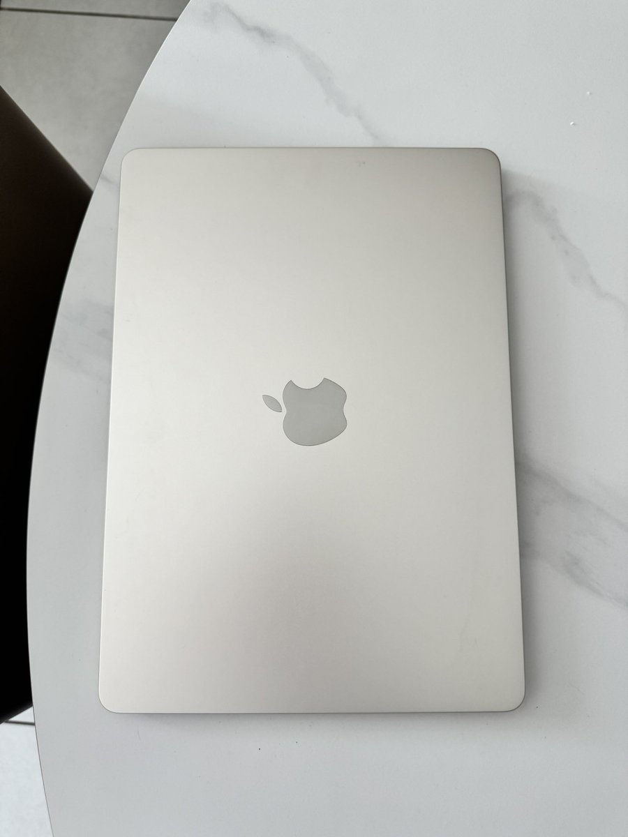 miros_marroquin's tweet photo. VENDO, Macbook Air de 13 pulgadas con chip M3 de Apple
Memoria unificada de 8GB 
SSD de 256 GB
Me ayudan con RT https://t.co/aSvIzGcvhS