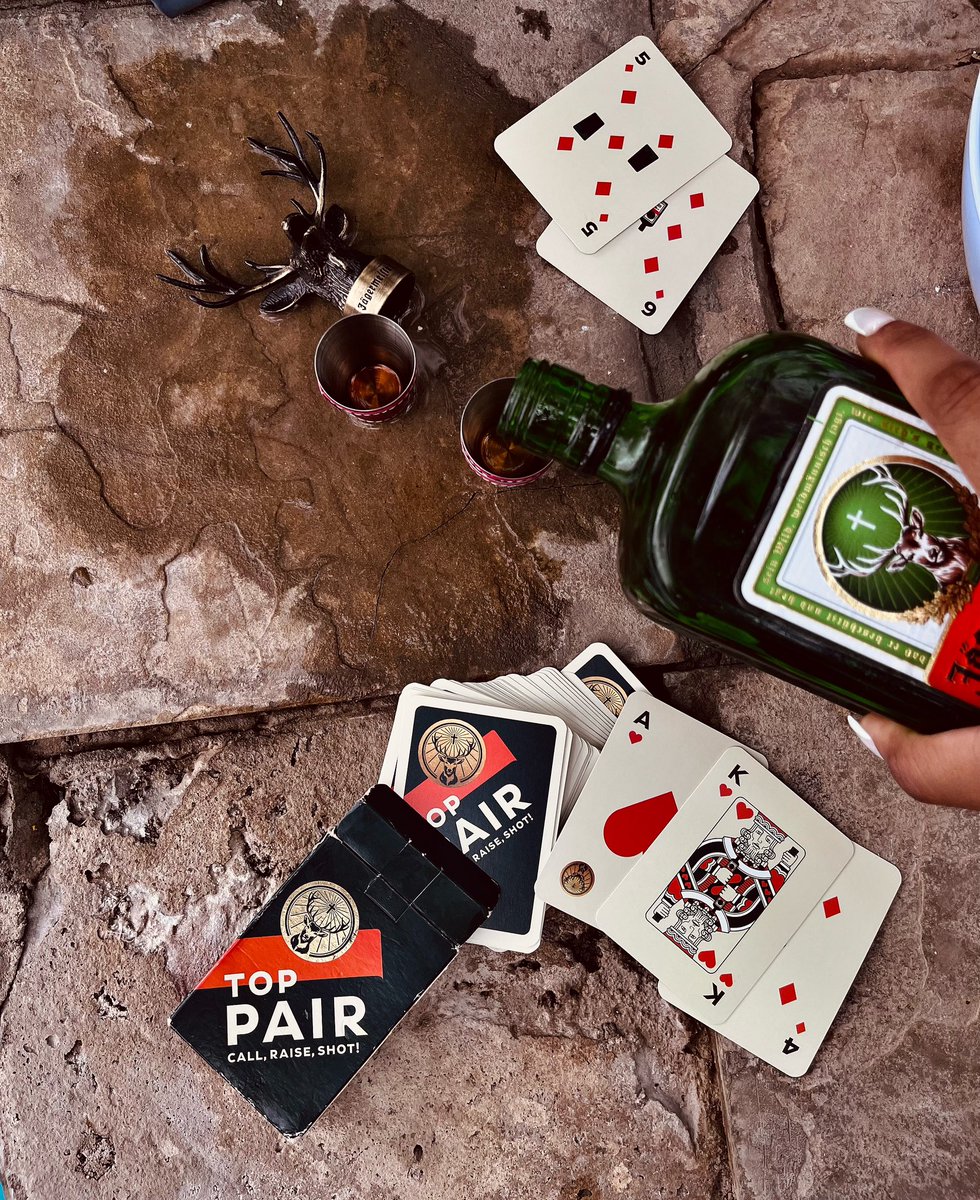 Kikiii________'s tweet image. #FridayVibes; Are you keeping it cool indoors for game night, or taking the party outside? 🥃🍻 Cheers to whatever your weekend holds – just make it Jäger! #Jägermeister #CheersToTheWeekend #GameNight