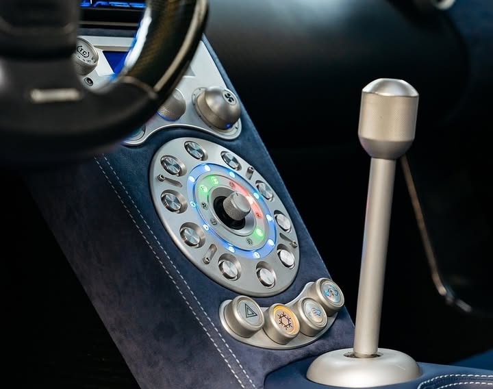 18Koenigsegg's tweet photo. Koenigsegg CCX 7037

The entire body of this example is finished in Storm Black, with a steel blue Alcantara interior.

#Koenigsegg #CCX #KoenigseggCCX #No37 https://t.co/PYvJ4N5W6s