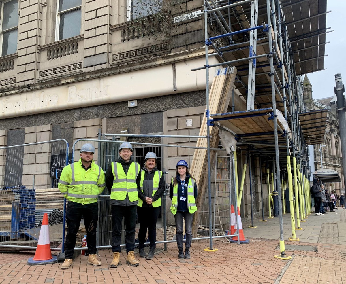 S1 Artspace tweet media