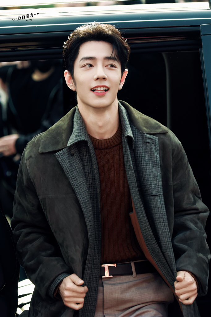 From heritage to the future, Xiao Zhan embodies effortless refinement.

XIAO ZHAN LIVING ART
#XiaoZhanTodsFW25