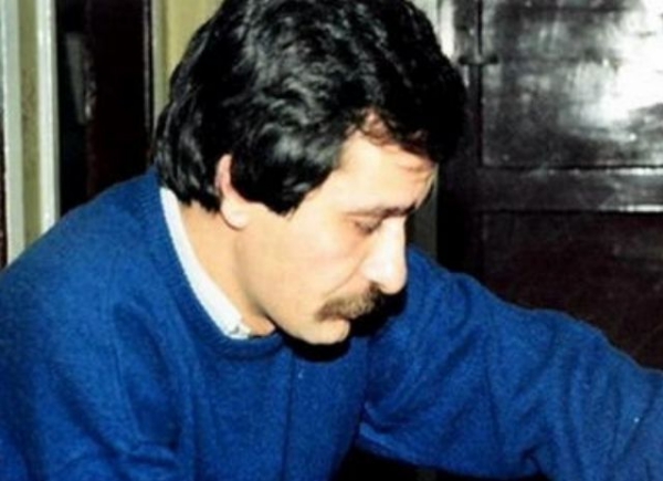 Bubi' Sanat (@bubisanatcom) on Twitter photo "Çağını bekliyorsun gelsin diye. Gelince de bir sürü belayla karşılaşıyorsun."
Ahmet Erhan "Çağını bekliyorsun gelsin diye. Gelince de bir sürü belayla karşılaşıyorsun."
Ahmet Erhan