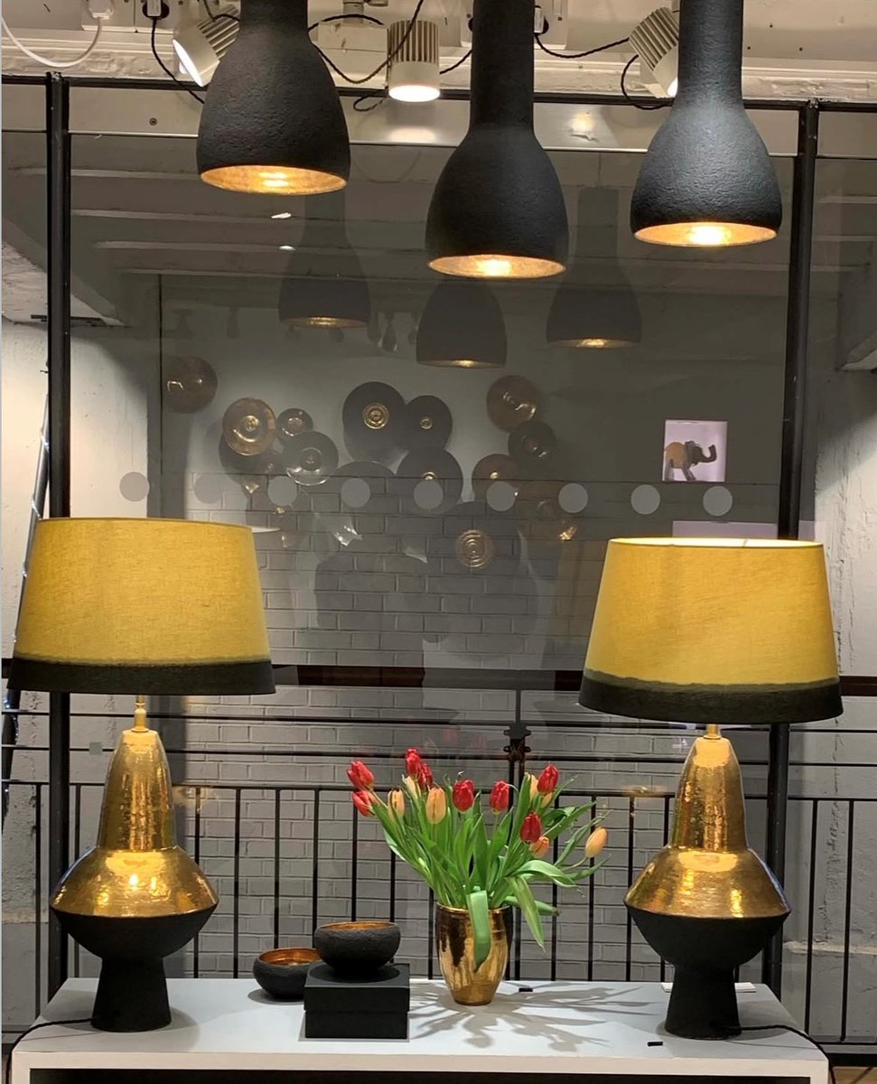 These golden hues are a reminder than spring is just around the corner 💛🌼

Theatrical style lamps, an ode to Ancient Greece by Sotis Studio Ceramics, are made with 24ct gold on ceramic with hand-painted lampshades ✨

📍Find Sotis Studio Ceramics at Oxo Tower Wharf