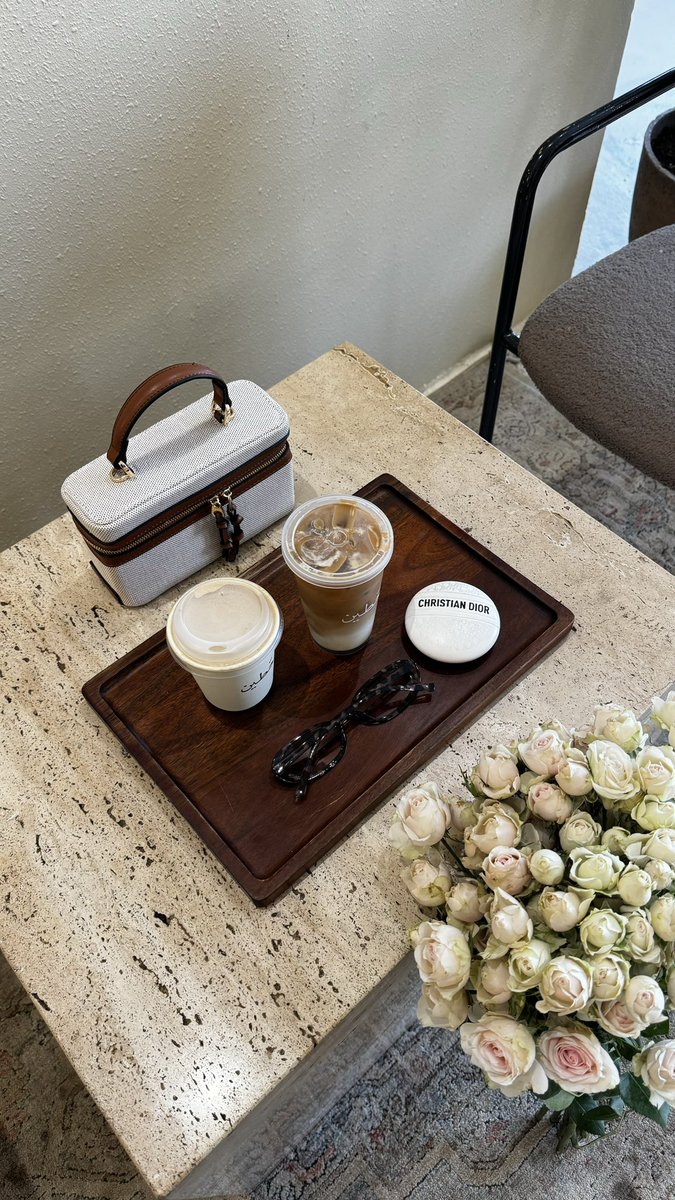 أكاد أُجزم أن المساء لا يتجمّل إلا بالقهوة🤎.