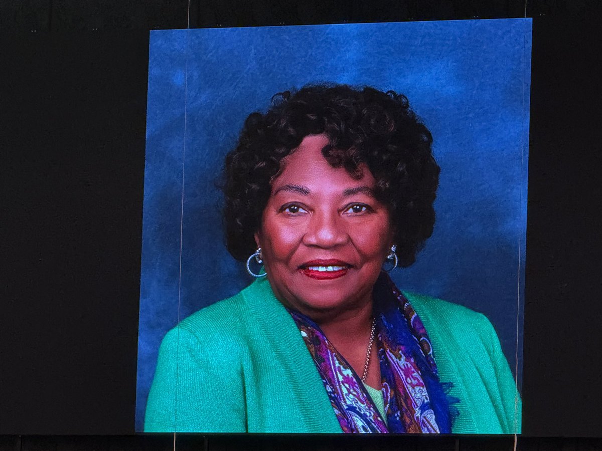 Nicole Griffin (@nicolenews13) on Twitter photo Hundreds are gathered at Majestic Life Church to pay their respects to Senator Geraldine Thompson. She passed away on February 13th after complications with knee surgery. She was a trailblazer in education and public service <a href="/MyNews13/">Spectrum News 13</a> Hundreds are gathered at Majestic Life Church to pay their respects to Senator Geraldine Thompson. She passed away on February 13th after complications with knee surgery. She was a trailblazer in education and public service <a href="/MyNews13/">Spectrum News 13</a>