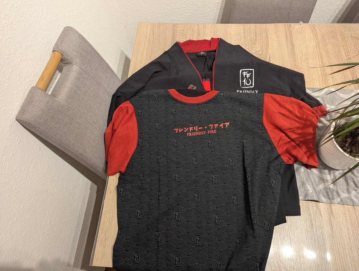 Zanriko's tweet image. Endlich angekommen, yay :) #FriendlyFire10 #FF10 #FriendlyFire #yvolve