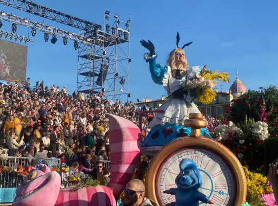 _bigoduda's tweet photo. @folha alguém manda ir trabalhar no carnaval em Nice na França, penso que vai adorar https://t.co/kNrPEDmiVo