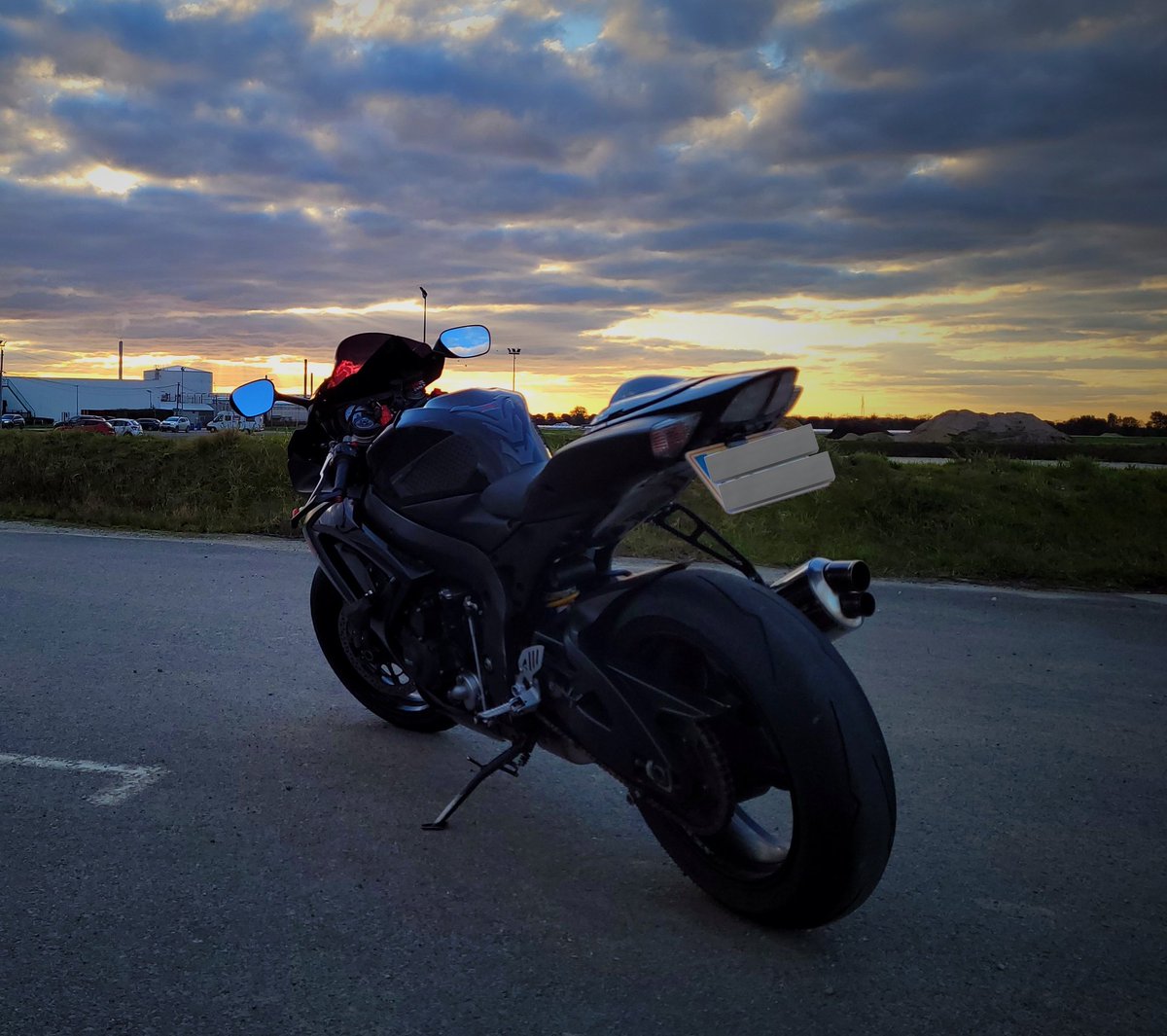 akhy_Fraba's tweet photo. Voila.
Suzuki GSX-R 750 K7 / 150 CV - 163 KG

Prochaine étape c'est le pure sound en vidéo.

 Ramadan Mubarak la team https://t.co/6ZGvBTMOP8