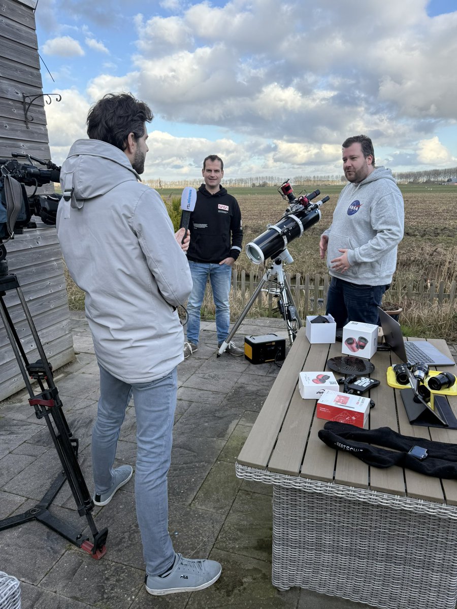 Vanavond in het RTL 4 Journaal samen met de buurman. #buurman&amp;buurman #sterrenfotografie #rtlnieuws #sterrenparade #hoekschewaard prime-time 19.30 uur. #kijktip