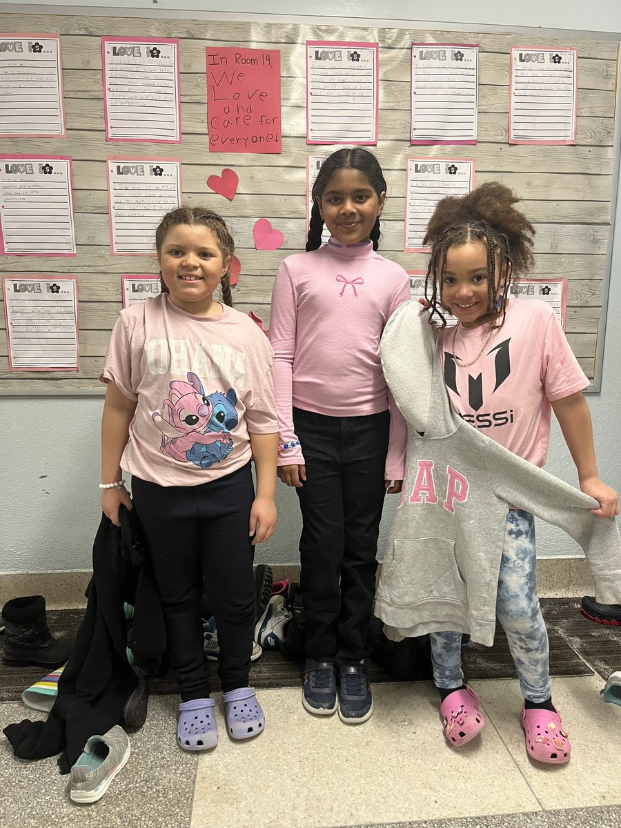 Harrismusic4's tweet image. Twin day @TDSB_IonviewPS  check out the weekly wrap up tomorrow for more pictures! @MillerCaise @SaraGogani