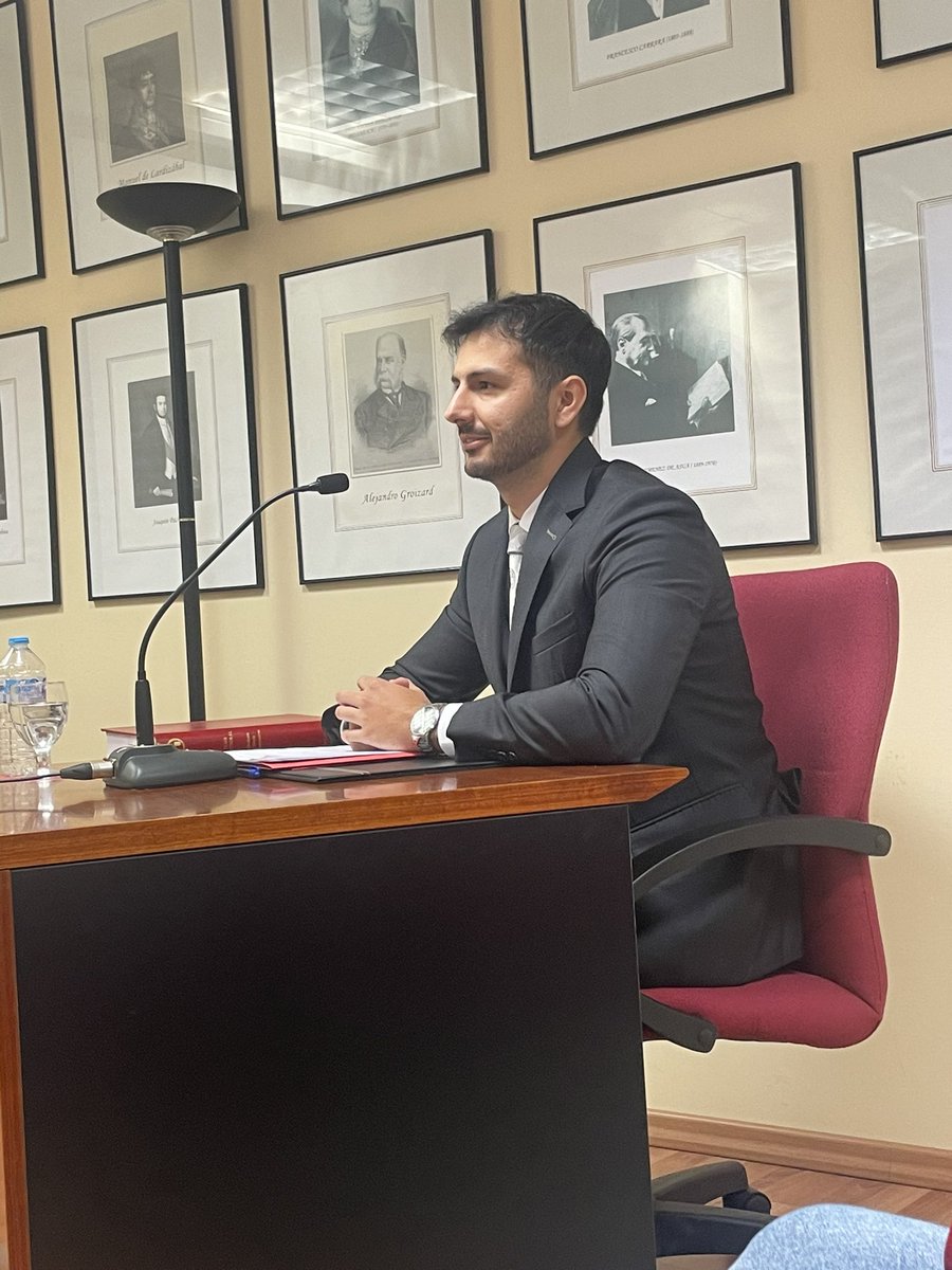 Paz Lloria ⚖️👩🏻‍🎓💜🎸🤘🏻 tweet media