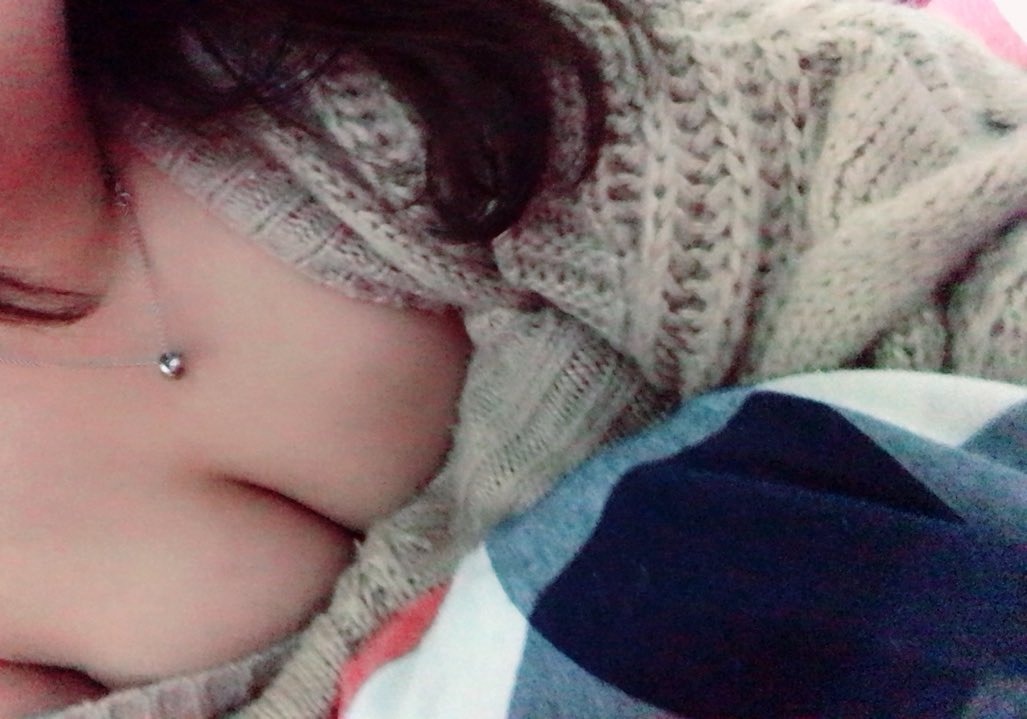 Twitterで祭り状態のこのＳＮＳアプリやばたんｗ 無料だしみんなあんなエロいなんてww →tinyurl.com/2s79mva5 男性ユーザーが少ないから女性が取り合い中ｗｗ　急げｗ