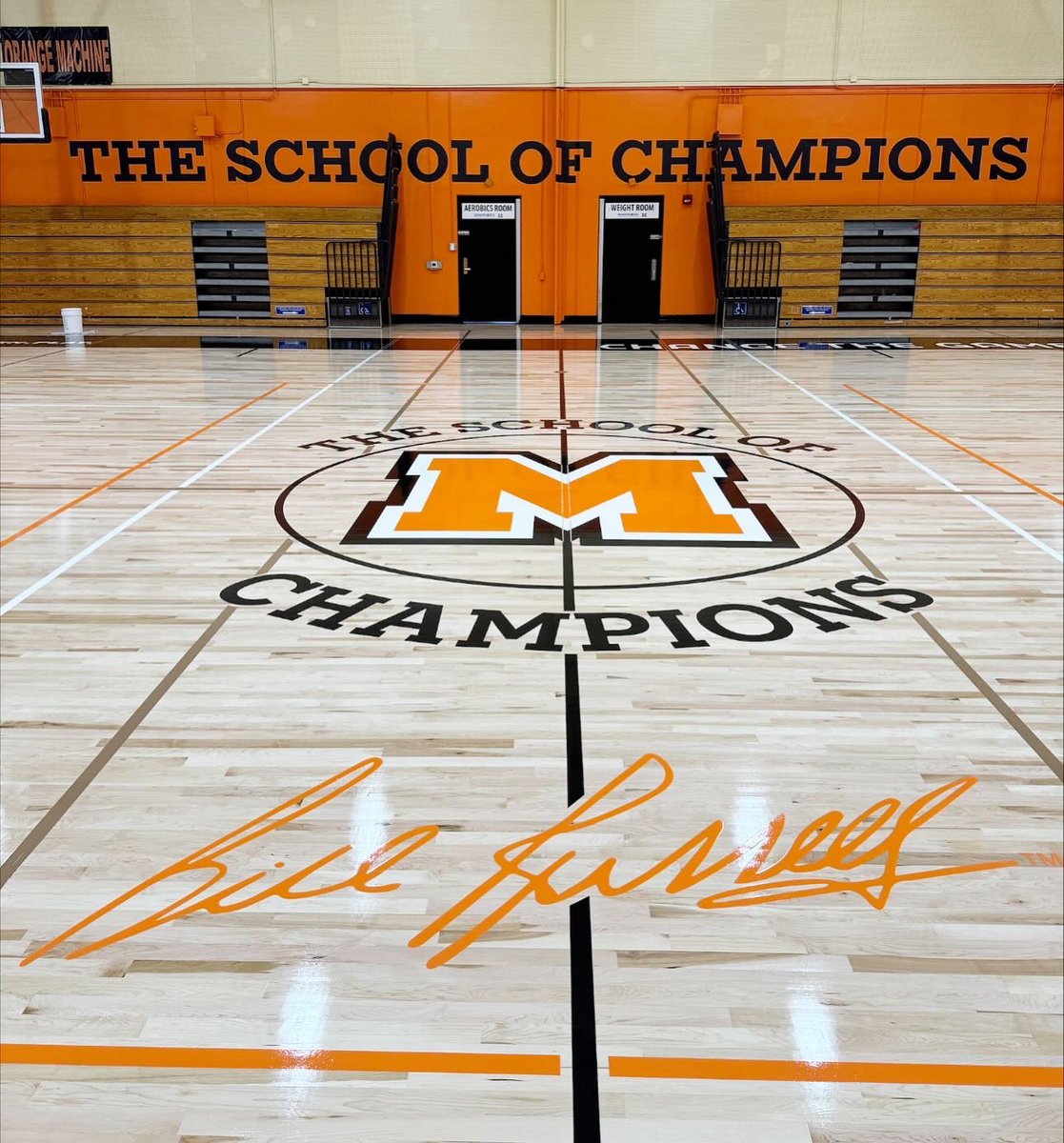 RealBillRussell's tweet image. Thank you @currybrand @underarmour and @mcclymondshs for collaborating with us to honor Bill by immortalizing his name on the court. He forever lives on in the “school of champions”