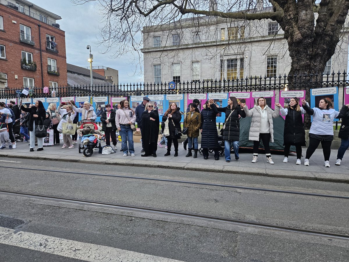 Councillor Donna Cooney tweet media