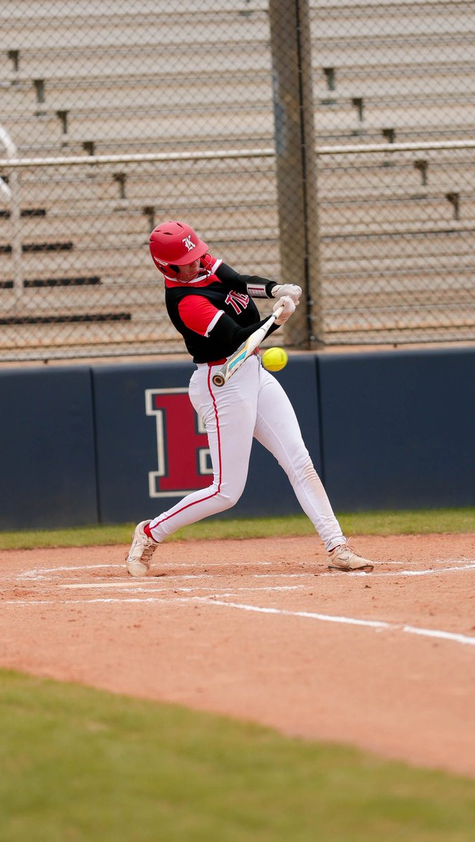 BLOWING IT OPEN WITH A 💣

<a href="/LaurynSoeken/">Lauryn Soeken</a> doubles our lead with a HOMER in Back 2 Back Games! Her Fourth Homer of the season!

Bottom 3rd

Dickinson 0
Katy 6