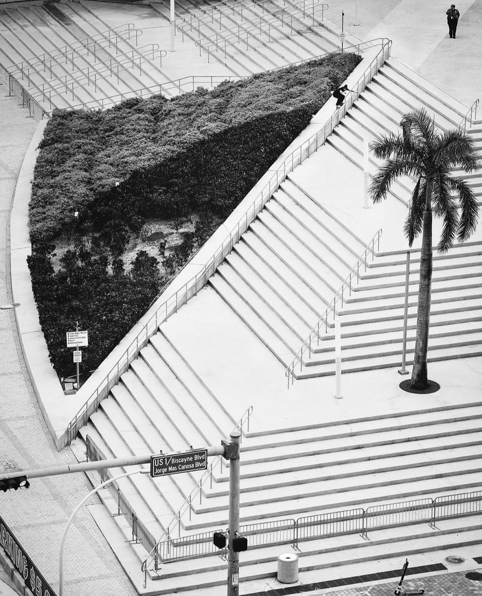 SkateClipsOnX's tweet photo. It looks a lot steeper from this angle 📸 Alex Papke https://t.co/PoLwaIqwv0