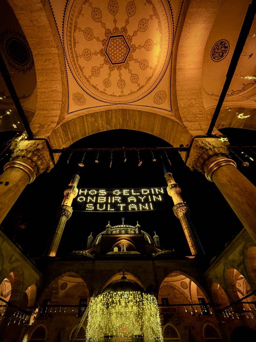 Cenab-ı Allah'ın rahmetin tecelligahı olan bu ayda mağfiret ve bereket çeşmesinden kana kana içmeyi, O'nun rızasını kazanmak amacıyla yapacağımız duaları, tutacağımız oruçları kabul etmesini niyaz ediyor, hayırlı Ramazanlar diliyorum. 

#HoşgeldinYaŞehriRamazan