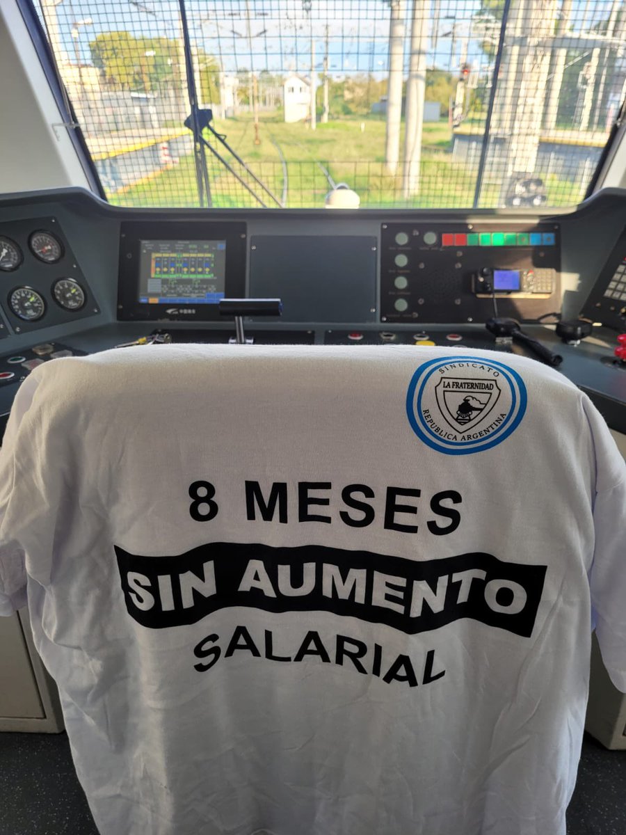 Agrup. JOSE IGNACIO RUCCI (@ruccilinearoca) on Twitter photo 8 meses sin aumento salarial
<a href="/JMilei/">Javier Milei</a> <a href="/MindeTransporte/">Ministerio de Transporte</a> <a href="/LuisCaputoAR/">totocaputo</a>
LOS TRABAJADORES DECIMOS BASTA! 8 meses sin aumento salarial
<a href="/JMilei/">Javier Milei</a> <a href="/MindeTransporte/">Ministerio de Transporte</a> <a href="/LuisCaputoAR/">totocaputo</a>
LOS TRABAJADORES DECIMOS BASTA!
