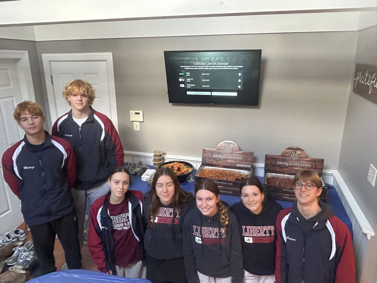 Huge thank you to Pats Pizza for sponsoring our District Swimming and Diving meal!  <a href="/LIBERTYATHCLUB/">LIBERTYATHLETICCLUB</a>