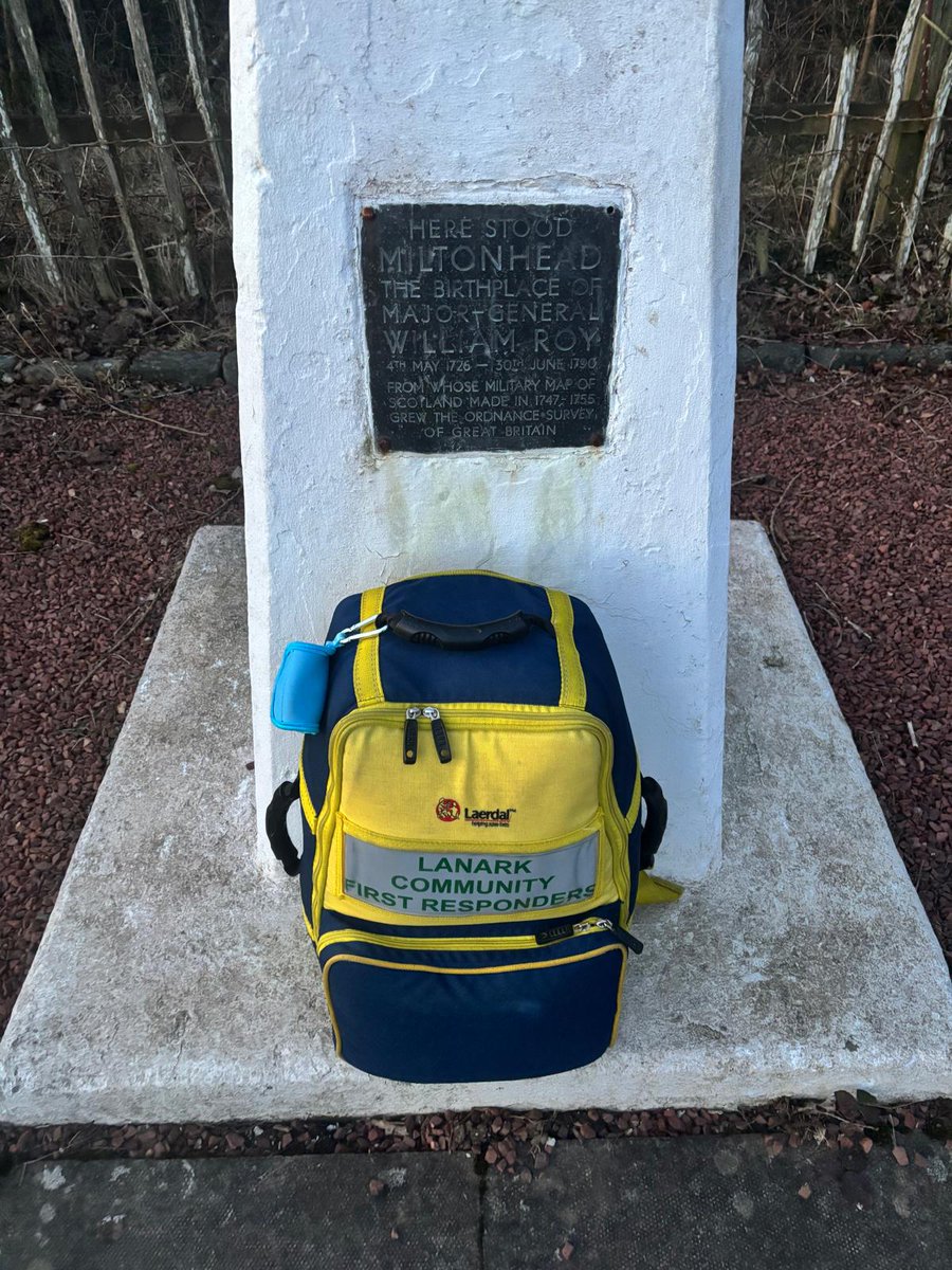 We have #volunteer Community First Responders on duty this afternoon and evening.  Responding to 9️⃣9️⃣9️⃣📞 on behalf of <a href="/Scotambservice/">Scottish Ambulance</a>  in the <a href="/SouthLanCouncil/">South Lanarkshire Council</a> &amp; <a href="/nlcpeople/">NorthLanCouncil</a> areas.

If you see them out &amp; about say hello 👋 

<a href="/NHSLanarkshire/">NHS Lanarkshire</a>