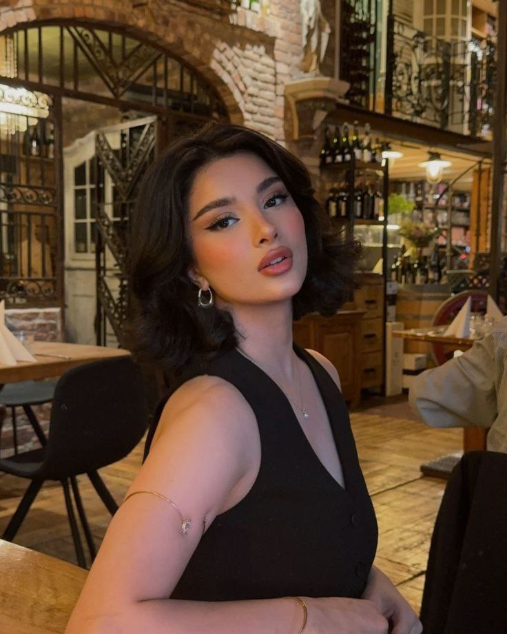 .
. 
. 
.       
           لا اشبه أحد، ولا اقلد أحد، 
انا امرأةمختلفة حقيقيه، وصادقه جداً
. 
. 
. 
#مبارك_عليكم_الشهر