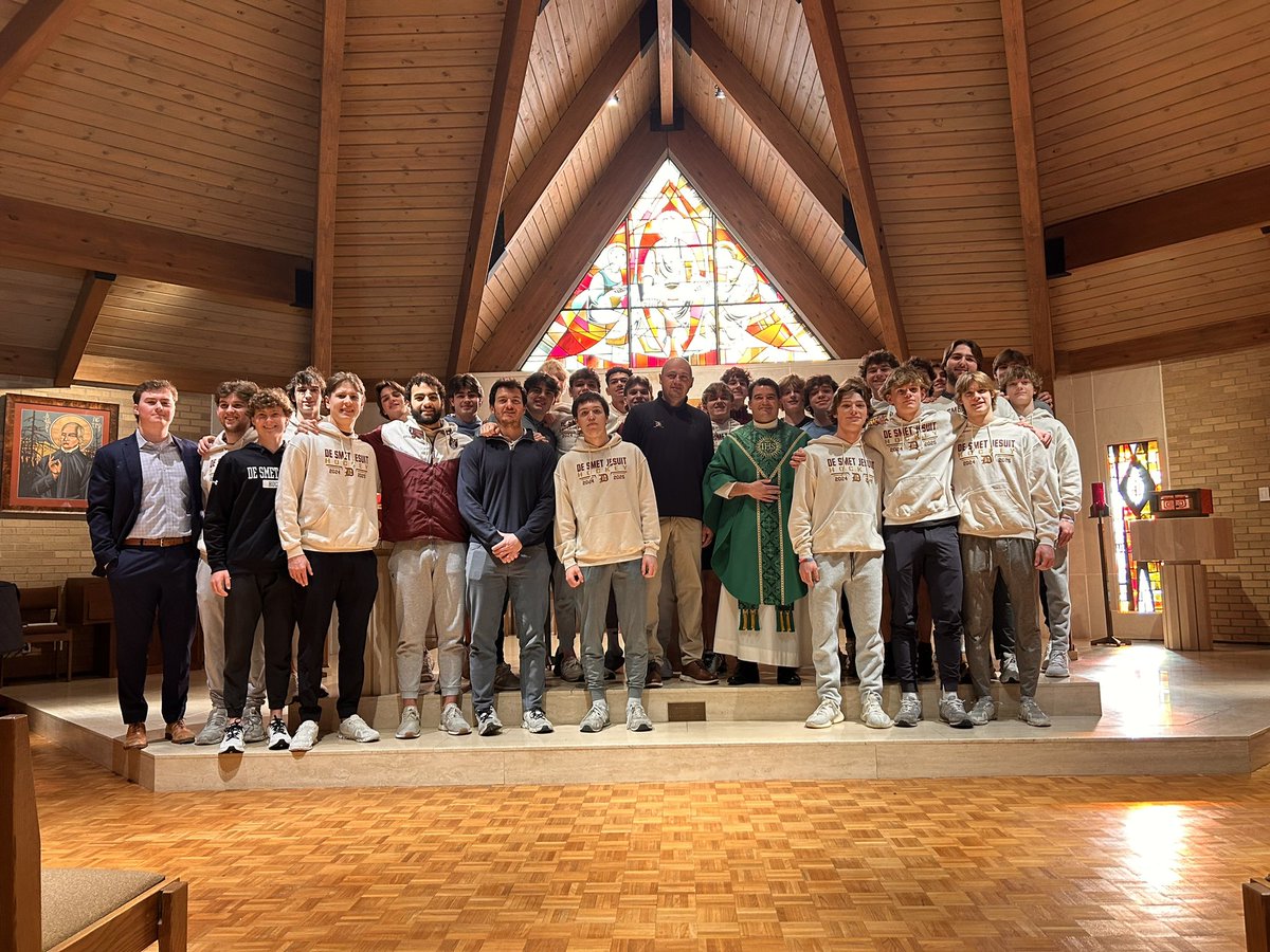 DSJMinistry's tweet photo. This is how the hockey team started their day, in prayer, together at Mass. Not praying for victory, but rather, in gratitude for their gifts and that they use those gifts for the greater glory of God.

#playandpray together at @DeSmetJesuitHS @DESMETHOCKEYSTL https://t.co/LUZ4NRerVk