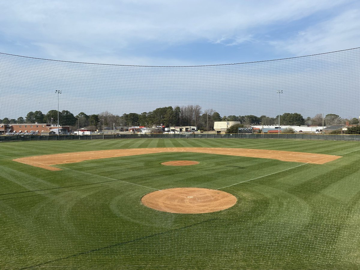 Super excited to announce the return of JV baseball to Williamston. The JV Gators kick off today at 4:30 versus Currituck. The Varsity Gators follow with a 6:30 matchup versus Pamlico. #MarcoGatorBaseball