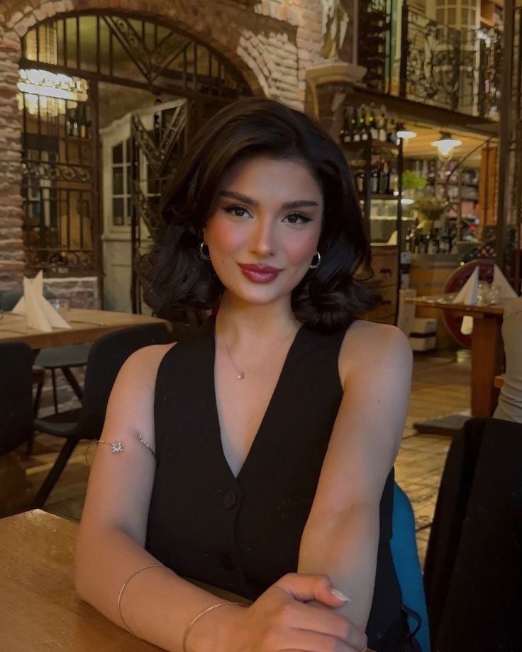 .
. 
. 
. 
                  الإستغباء وأنت تعلم بما 
                 يدور حولك متعة عظيمة. ~~
. 
. 
#مبارك_عليكم_الشهر