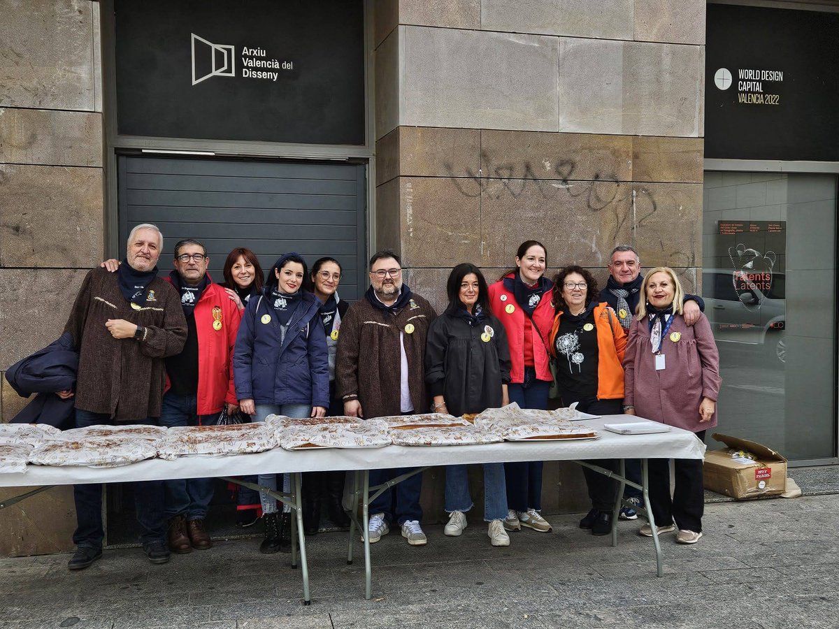 Pilar_SFrancesc's tweet image. 𝟐𝟑 𝐟𝐞𝐛𝐫𝐞𝐫 𝟐𝟎𝟐𝟓

🎉El fi de semana passat, eixe que va estar replet d’actes i, com és costum en la nostra Agrupació, la directiva i totes les Falles de l’Agrupació es varen reunir en la Plaça Viriato per anar tots junts a la #Crida…

#AEPSF25 #Falles25