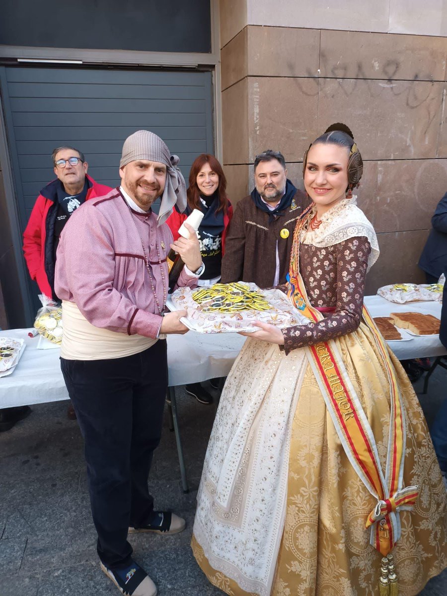 Pilar_SFrancesc's tweet image. … i per a estar preparats per a tot 🤪

#AEPSF25 #Falles25 #Crida