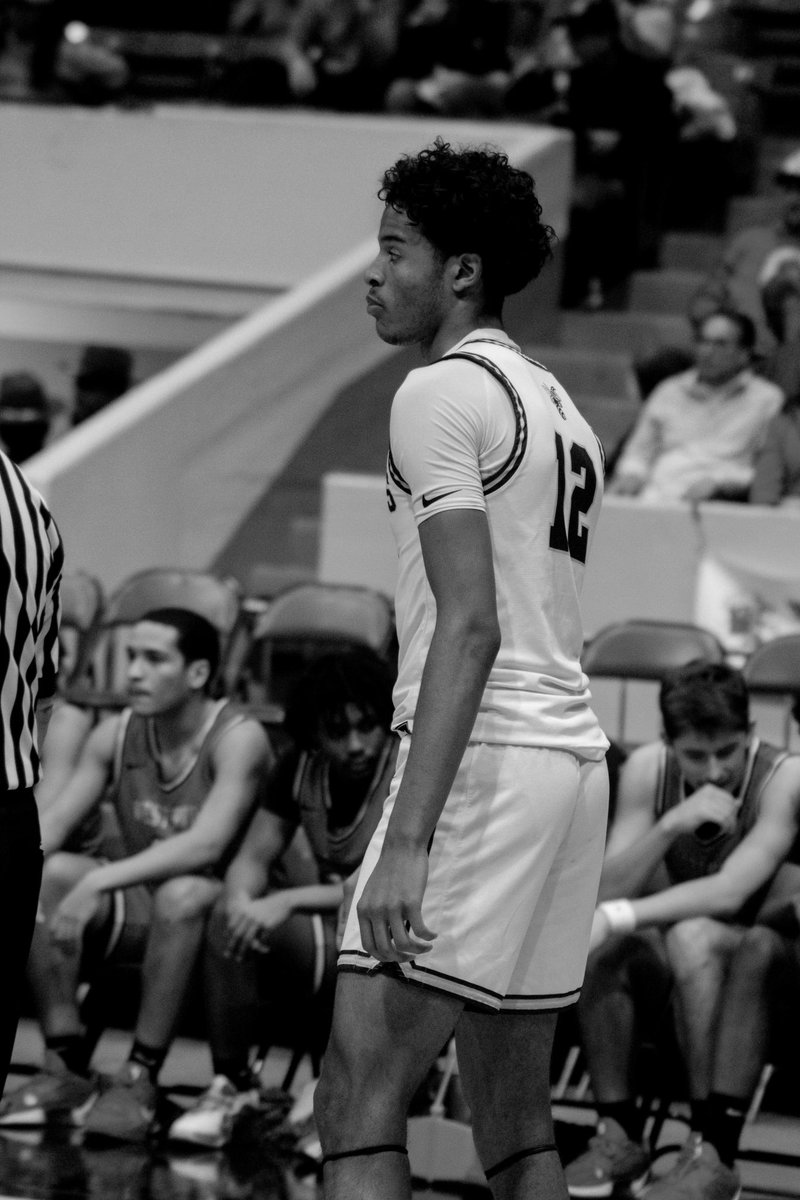 KhaZSimon1's tweet image. District champs 2025