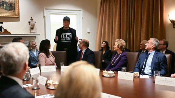 The Resistor Sister®️♥️🇺🇸 (@the_resistor) on Twitter photo <a href="/Acyn/">Acyn</a> Hey Brian, why don’t you ask Elmo, the guy who’s running our country, why HE doesn’t wear a suit? <a href="/Acyn/">Acyn</a> Hey Brian, why don’t you ask Elmo, the guy who’s running our country, why HE doesn’t wear a suit?
