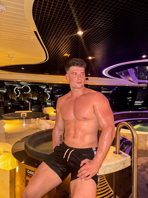 Watch Malik Delgaty's leaked NSFW photo on TwXstars