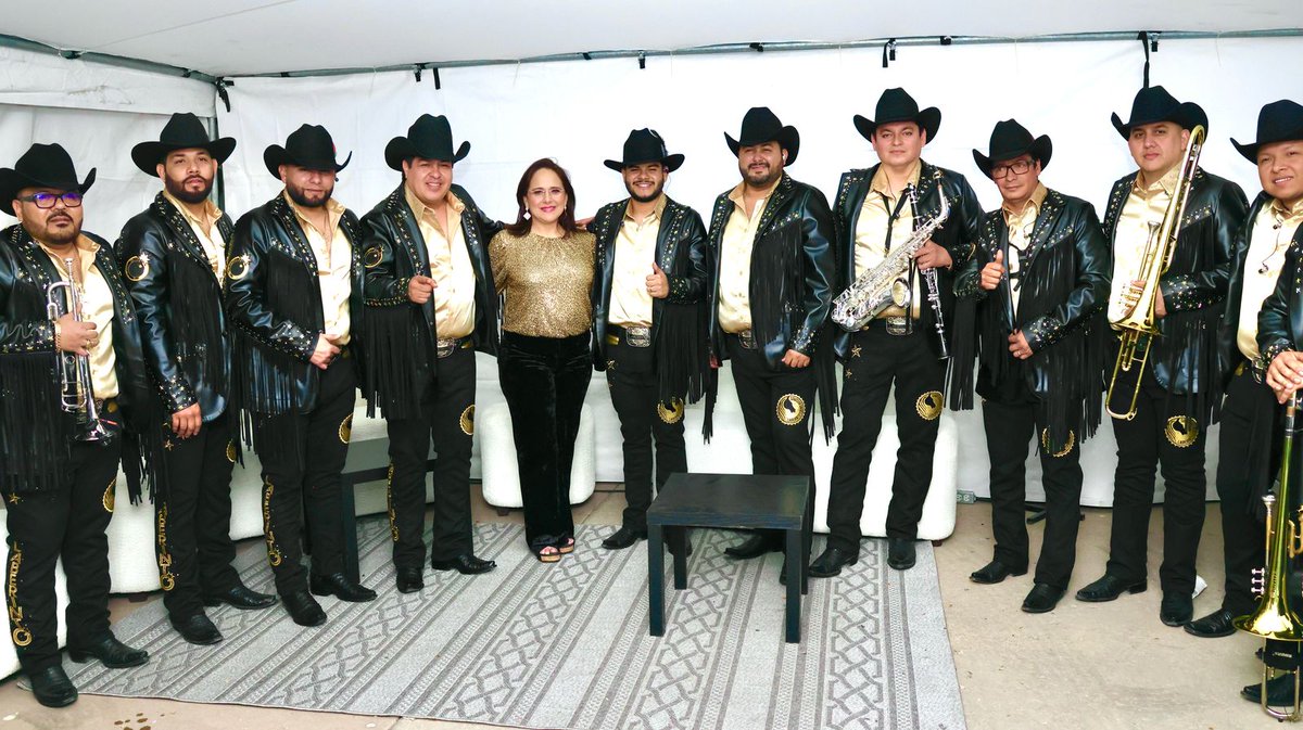 karlacordova15's tweet photo. Nuestro primer baile de este Carnaval Guaymas 2025 ¡La fiesta es nuestra! recibió a más de 15 mil visitantes, quienes disfrutaron de la música y alegría con la presentación del Grupo Laberinto.

¡Es un gusto tenerlos en esta gran celebración!

#Guaymas
#SomosGuaymas
#HaciendoLaDiferencia