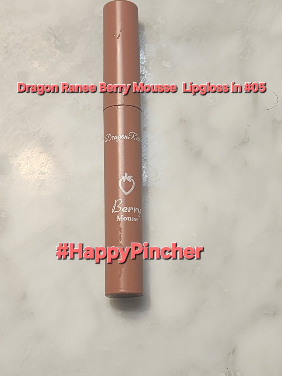 kristincp0's tweet image. I received a complimentary tube of Dragon Ranee Berry Mousse Matte Lip Gloss in shade 05 from PinchMe in return for my honest opinion. I like the peachy color, but the formula is very drying and felt weird. 🍑 💋 @pinchme  #Complimentary #GotItForFree #HappyPincher #PinchMe #FYP