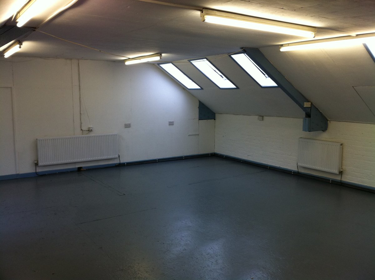 NEW! £95pw + VAT. STUDIO / WORKSPACE TO LET IN WHALEY BRIDGE! Approximately 858 sq ft. Quiet location within easy reach of the bypass and Tesco. Minimum lease term: 3 years. E: C. Ref: HPCL480/I #WHALEYBRIDGE #HIGHPEAK #STUDIOSTORENT #WORKSPACETOLET