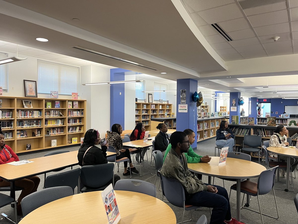 NewCollegePk_ES's tweet image. Our Title 1 Literacy Expo Day in the Media Center! Parents got a firsthand experience in the classroom, exploring how we’re strengthening scholars’ literacy skills through reading and writing lessons. A great day of collaboration for student success! #LiteracyExpo