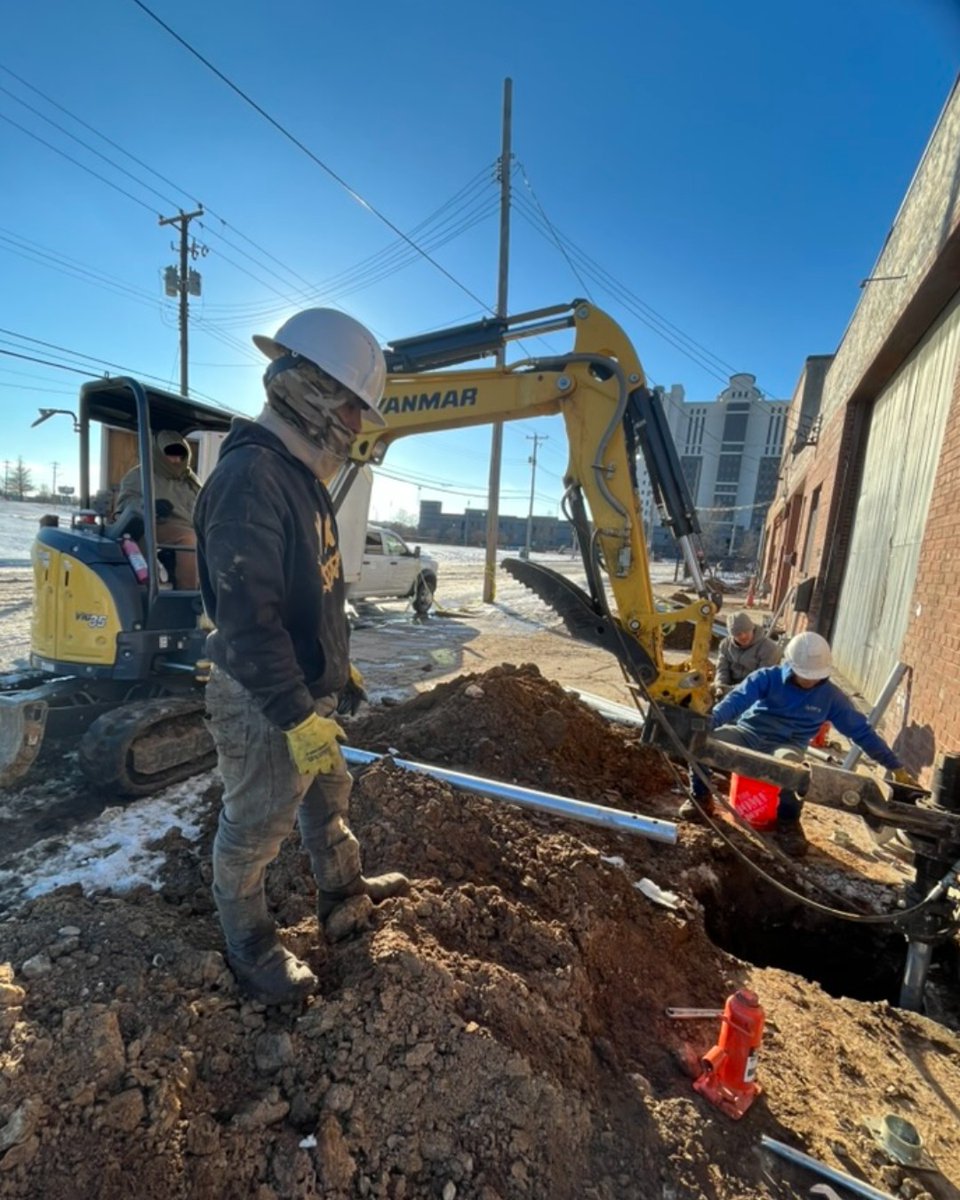 dfxrepair's tweet image. It’s a sunny, clear day, and our crews are hard at work finishing up projects before the weekend! 💪 Need expert help? Set up your FREE evaluation today at (877) 796-9788! #DFXrepair #DynamicFoundationExperts