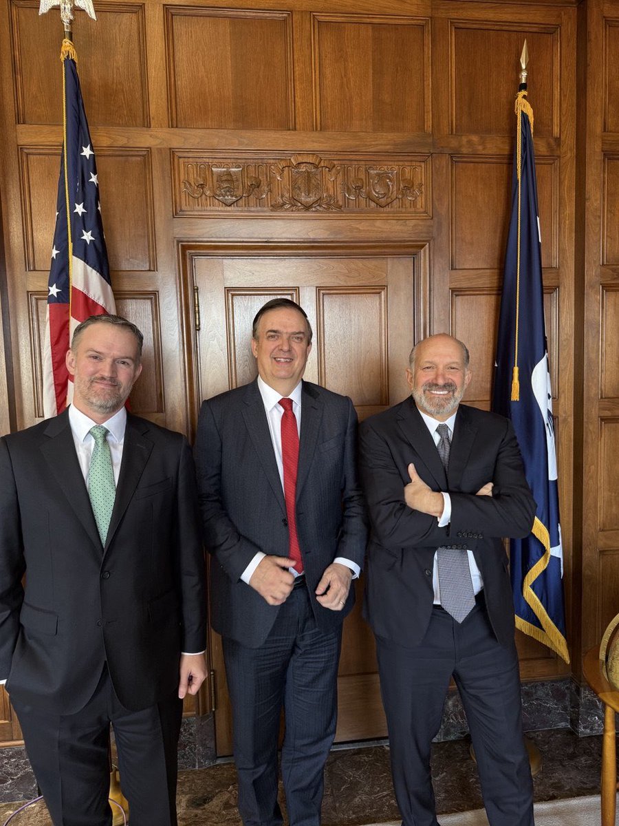m_ebrard's tweet image. Sostuve cordial reunión de trabajo con Howard Lutnick , Secretario de Comercio de los Estados Unidos y Jamieson Greer , titular de la Representación Comercial de ese país(USTR) México y Estados Unidos tienen un gran futuro trabajando juntos 👍👍👍