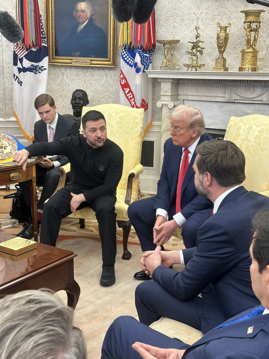 MarcoFattorini's tweet photo. Nell’incontro con Zelensky alla Casa Bianca, Trump getta la maschera una volta per tutte. Le garanzie di sicurezza che offre in diretta mondiale all’Ucraina sono una serie di ricatti, minacce e propaganda putiniana. L’Italia e l’Europa devono difendere l’Ucraina, ora più che mai. https://t.co/6vrNM2oFzf