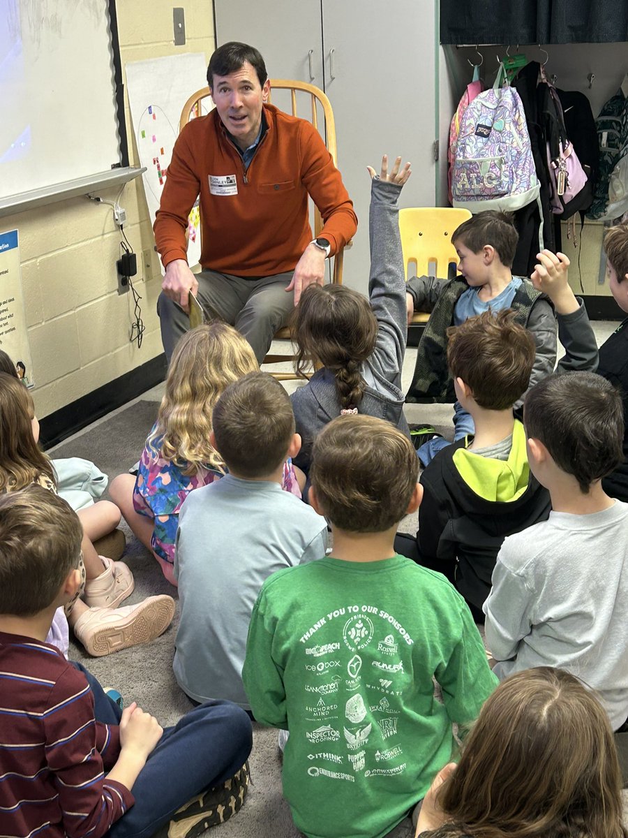 2nd Grade LOVES our Dad’s Club. Thank you for taking the time to read to us. #RNEGreatThings #2ndgrade