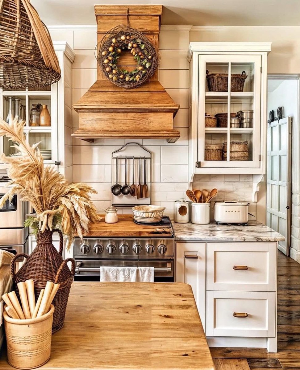 Ferah bir mutfak iç açıcı renkler 
Bizi arayın projeyi hazırlayıp size sunalım 

05337834669