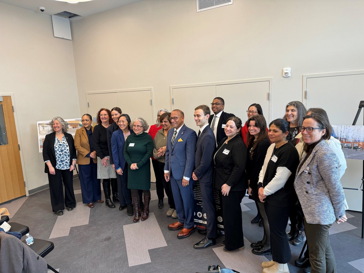 MassDev's tweet image. Yesterday, we joined @MassEOED Secretary Yvonne Hao &amp;amp; other officials to break ground on DyeWorks, a 35,000-square-foot vacant former mill building in #LawrenceMA being redeveloped by @LCWorksOrg to house a local full-service supermarket, @GLFHC &amp;amp; youth program Movement City.