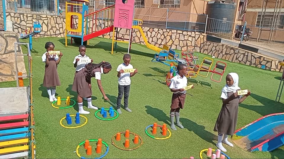 SakSchools's tweet image. #MathMadeEasy | Our P.3 class had an exciting session on Table 4, using interactive methods and teamwork to strengthen multiplication skills. We’ll keep building on this approach, and we encourage parents to practice at home too! Let’s make learning fun and effective!  
#SakMengo