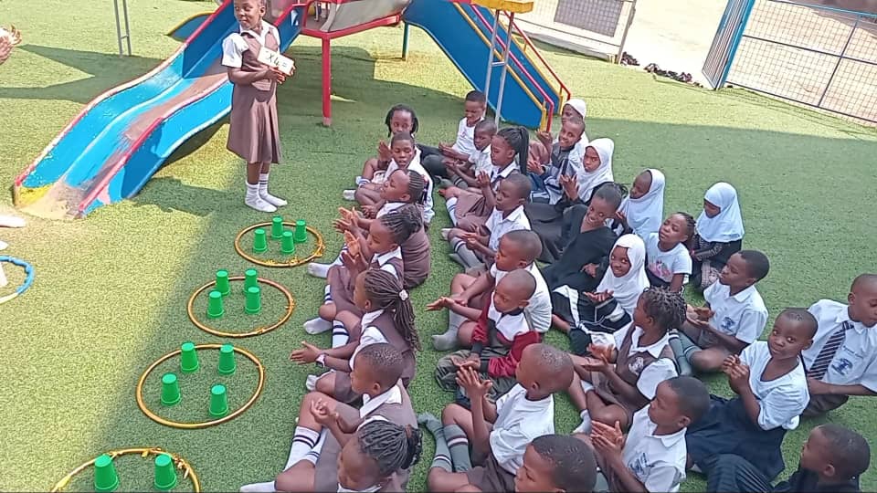 SakSchools's tweet image. #MathMadeEasy | Our P.3 class had an exciting session on Table 4, using interactive methods and teamwork to strengthen multiplication skills. We’ll keep building on this approach, and we encourage parents to practice at home too! Let’s make learning fun and effective!  
#SakMengo