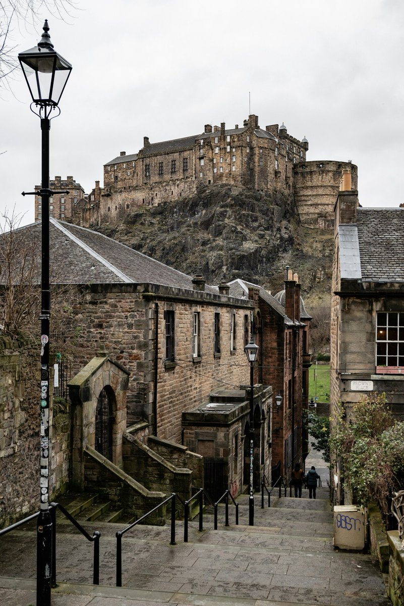 Edinburgh Castle in Scotland is said to be haunted by several ghosts, including a headless drummer, a phantom piper, and the spirits of soldiers from various battles. 👻🏰 #EdinburghCastle #haunted #ghosts

Photo by Ross Findlay on Unsplash.