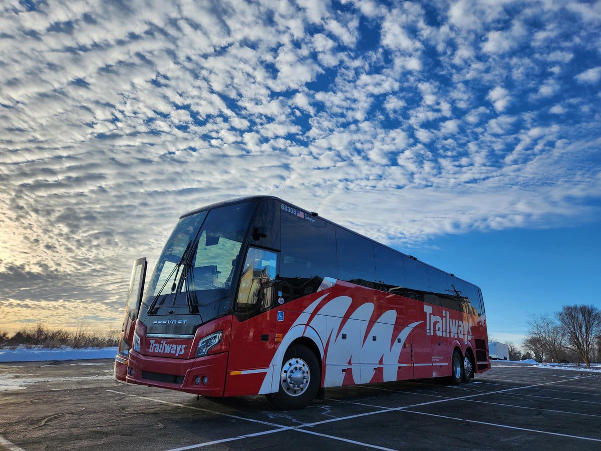 Sky above, road ahead. Adventure is calling. 

🚍 📸  <a href="/BurlTrailways/">Burlington Trailways</a>